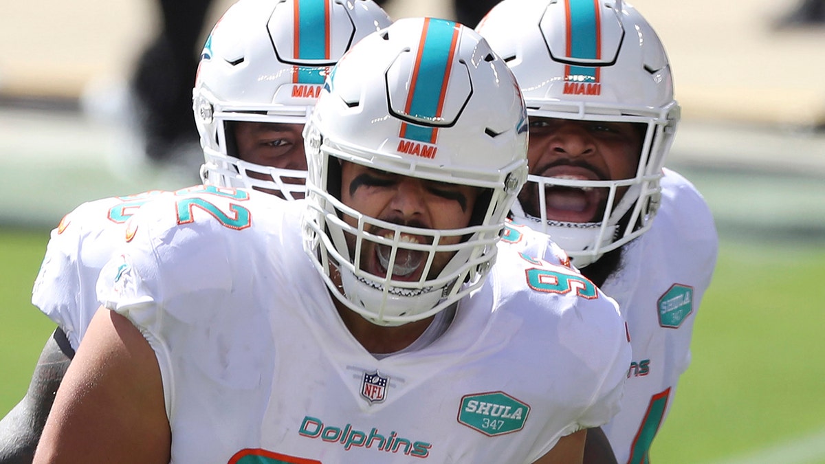 Dolphins' breakout defensive lineman reveals he lives in RV during the  season