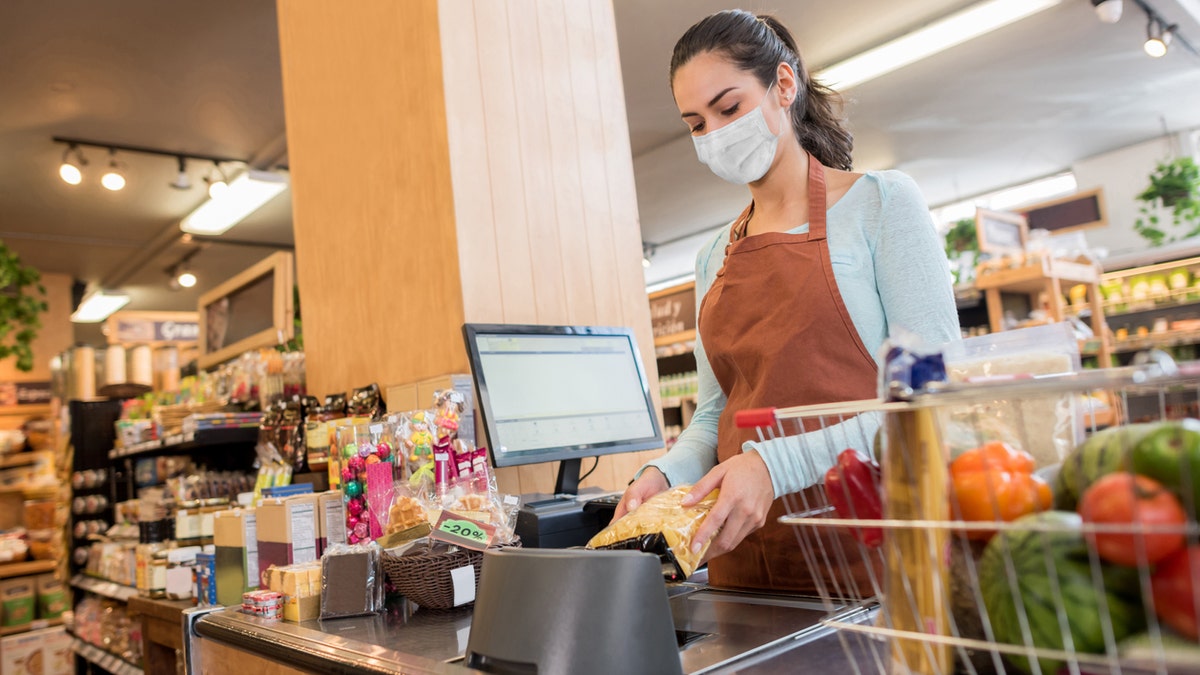 A new study found grocery store workers have alarming rates of infection. (iStock)