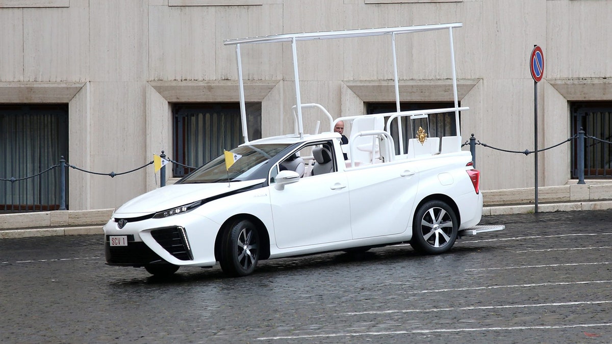 Hydrogen-powered Toyota Popemobile Donated To The Holy See | Fox News