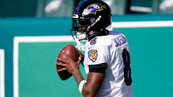 Lamar Jackson catches Eagles defenders sleeping, finds Nick Boyle for Ravens TD