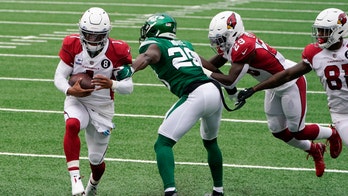 Murray runs for TD, throws another, Cardinals rip 0-5 Jets