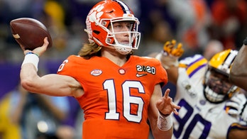 AP Top 25: Clemson remains overwhelming No. 1 over Alabama