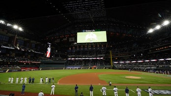 Rays, Dodgers grateful to have fans at neutral-site Series