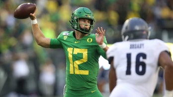 Oregon looks to Tyler Shough to replace Justin Herbert