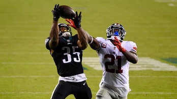 Carson Wentz's touchdown pass to Boston Scott seals Eagles' comeback victory over Giants