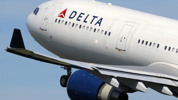 Delta bans 550 passengers for refusing to wear masks