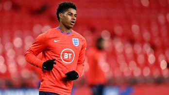 Man U's Rashford keeps pressure on government to feed kids