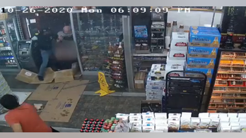 'Heroic' off-duty NYPD officer tackles, disarms suspected gunman after deadly store shooting