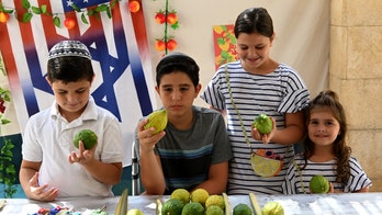 Rabbis praise White House for working with Italy to get Sukkot citrons amid pandemic
