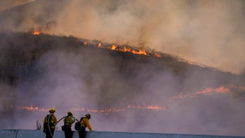 Wildfire threat simmers as Red Flag warning issued for parts of Southern California