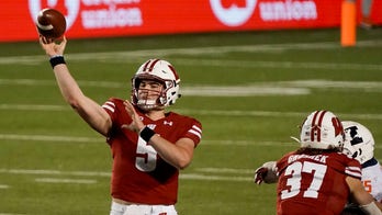 Wisconsin coach Chryst staying quiet on QB Mertz's status