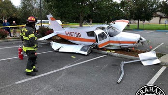 Small plane crash-lands in Washington state parking lot after losing power