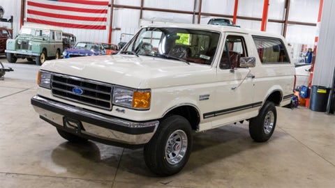White 1991 Ford Bronco with 29 miles and a heartbreaking history auctioned for $90G