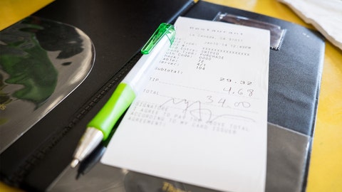 Pennsylvania server 'shocked' to receive note about mask in lieu of tip