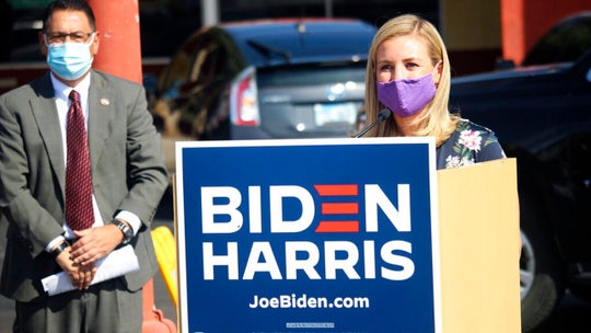 Phoenix cop accused of threatening Democratic Mayor Kate Gallego