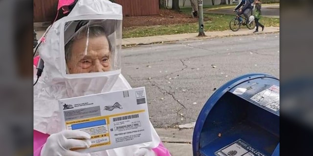 102-year-old CTU retiree Bea Lumpkin casting her vote-by-mail ballot.