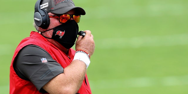 Buccaneers head coach Bruce Arians works against the Carolina Panthers on Sept. 20, 2020, in Tampa, Florida. (AP Photo/Mark LoMoglio)