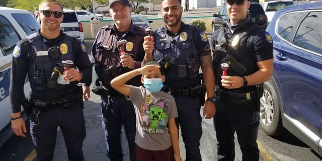 Arizona boy shares candy with police officers as show of appreciation
