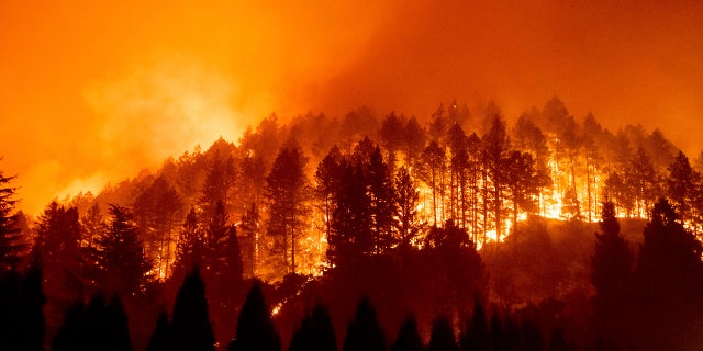 California faces 'critical' wildfire risk as heat wave builds, winds may 'hamper' containment efforts 1 Dry, windy weather posed an extreme wildfire risk Wednesday, Oct. 14, 2020, in Northern California, where massive blazes already have cost hundreds of homes and killed or injured dozens of people.