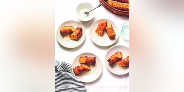 Sean Hannity's Mac 'n Cheese rolls
