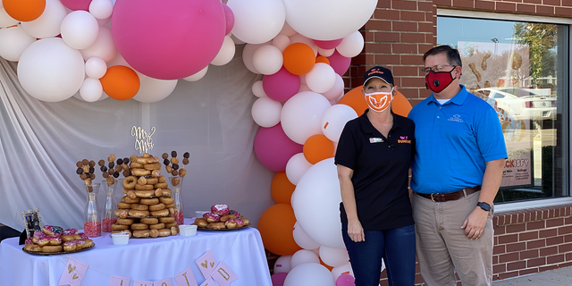 Oklahoma couple weds in Dunkin' drive-thru where they first met