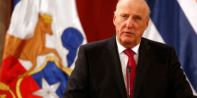 Norway's King Harald V was admitted to the main hospital in Oslo to undergo an operation that would replace a heart valve, the palace announced on Thursday.