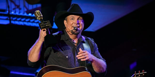Garth Brooks received the 2010 Grammys on the Hill award.