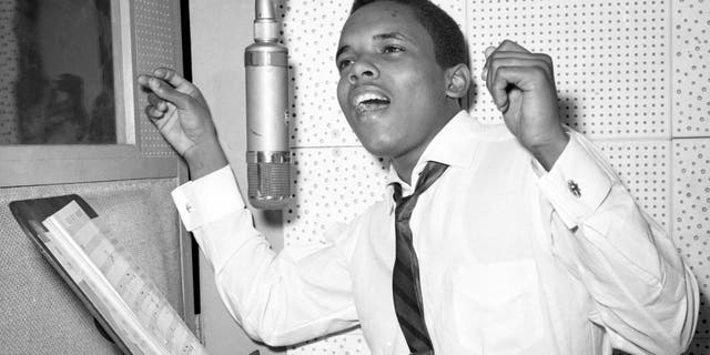 Singer Johnny Nash was best known for his hit 'I Can See Clearly Now.' (Photo by PoPsie Randolph/Michael Ochs Archives/Getty Images)