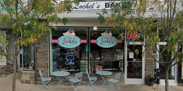 Pennsylvania bakery's election-themed 'cookie poll' is now showing clear front-runner 4 Lochel’s Bakery has claimed that its “cookie poll” isn’t aiming to make any political statement, but rather provide a fun outlet for customers.