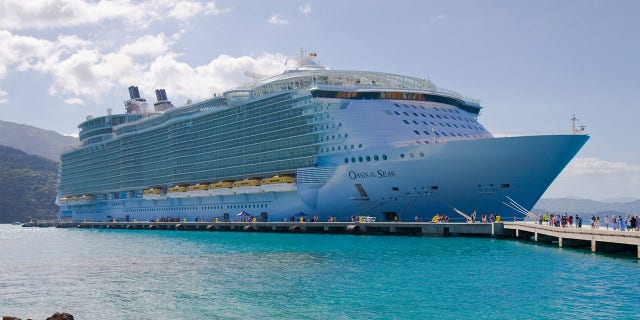 Las líneas de cruceros deberán realizar viajes simulados con pasajeros voluntarios antes de que puedan reanudar la navegación con capacidad reducida. (iStock)