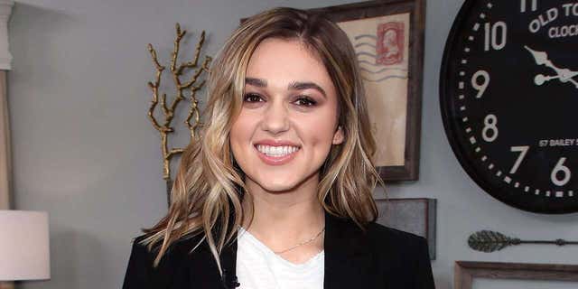 Sadie Robertson had difficulty physically and mentally following her coronavirus diagnosis.