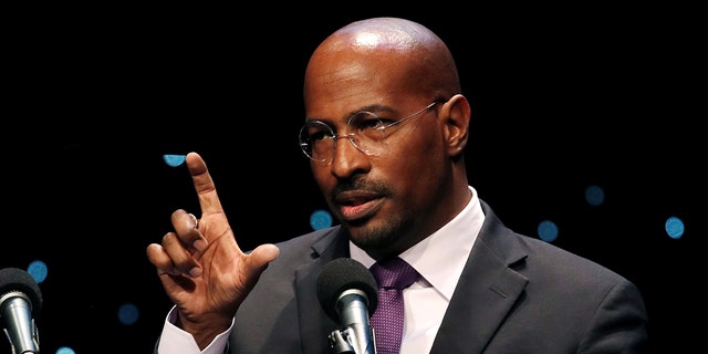 Van Jones, CEO of Reform Alliance, a newly formed organization to reform the U.S. criminal justice system, speaks during the Reform Alliance launch event in New York City, New York., U.S., January 23, 2019. REUTERS/Mike Segar - RC1AD68F87D0