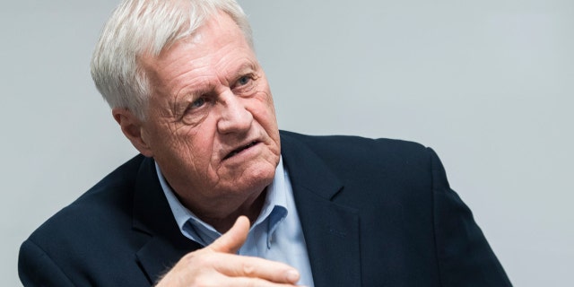 Rep. Collin Peterson, D-Minn., takes a tour of Simply Shrimp, which raises Pacific white shrimp in Blomkest, Minn., op Sept.. 20, 2018. (Photo By Tom Williams/CQ Roll Call)