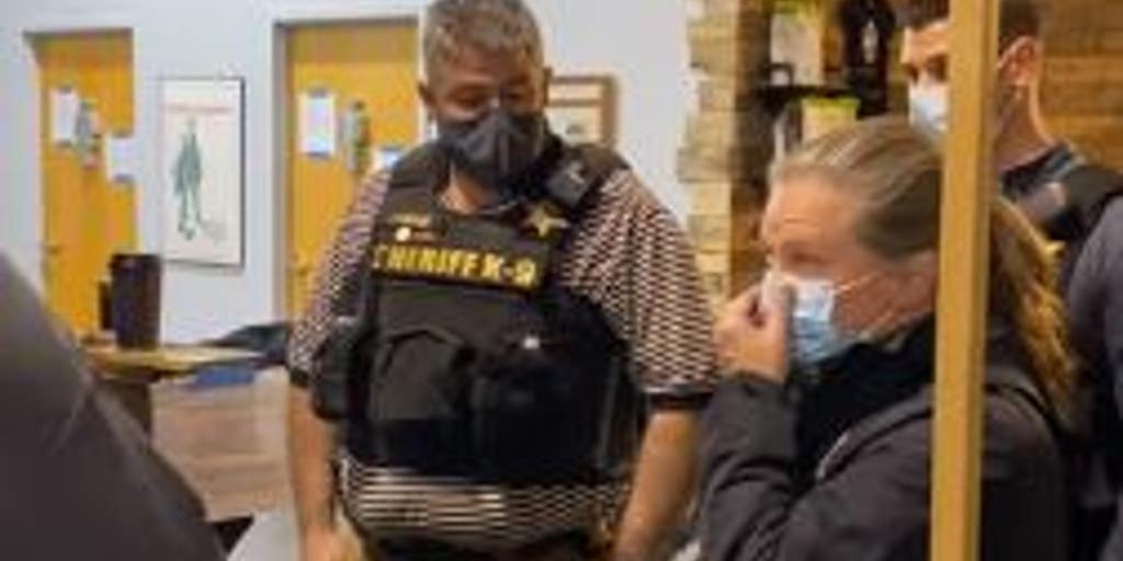 WATCH: NY business owners demand warrant when health inspector barges inside over Cuomo COVID restriction | Fox News