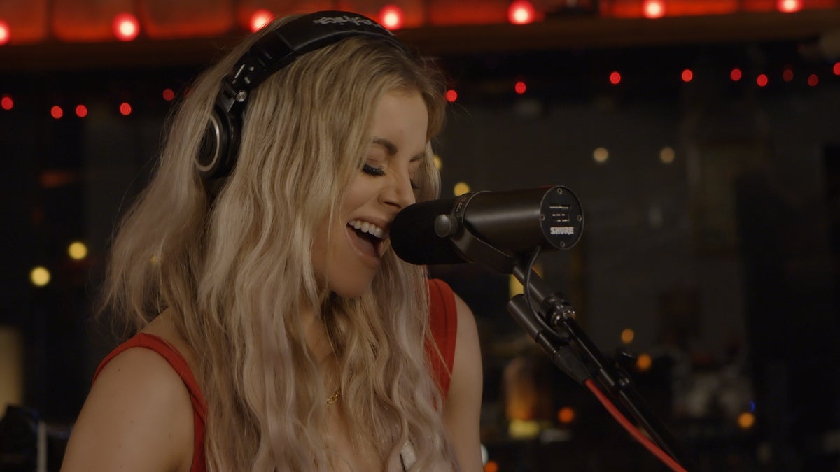 Lindsay Ell will join Billy Gibbons, Ashley McBryde, Brothers Osborne, Big and Rich, Tedeschi Trucks Band, Mike Love, Kenny Loggins, Julio Iglesias Jr., Keb’ Mo', and more.