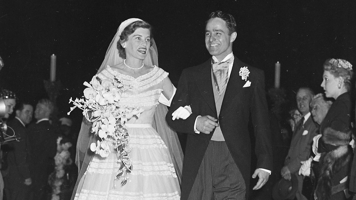 Eunice Kennedy Shriver marries in grandmother s Dior wedding dress