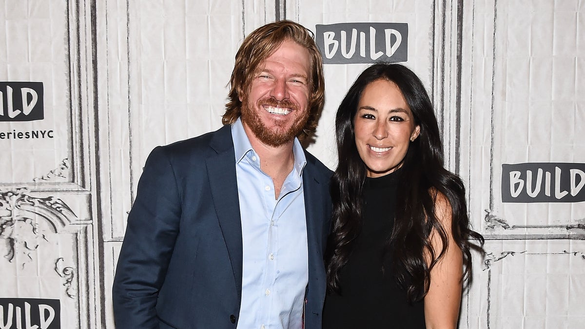 Joanna Gaines on filming 'Fixer Upper' reboot with husband Chip: 'We ...
