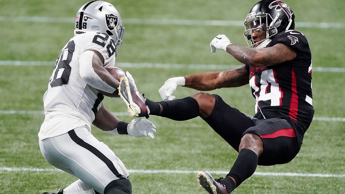 Josh Jacobs' dramatic 86-yard OT run caps wild win for the Raiders