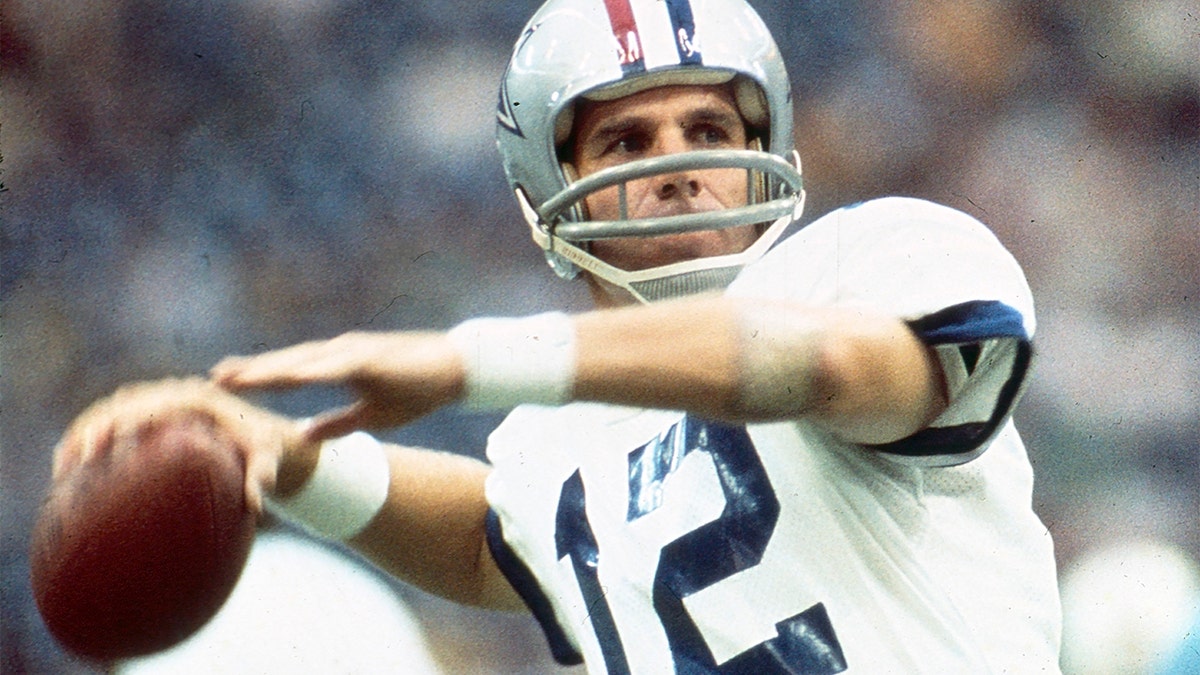 Roger Staubach Pictures and Photos - Getty Images