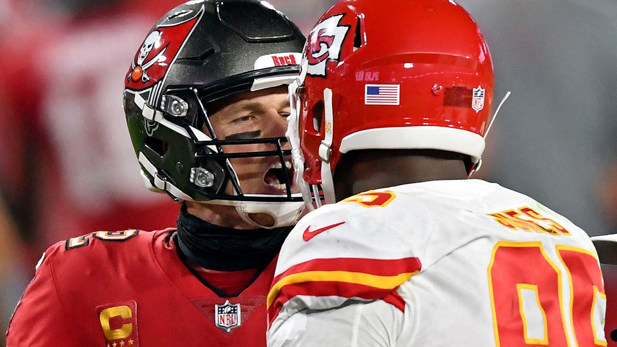 Mahomes, Hill have huge day, Chiefs hold off Bucs 27-24