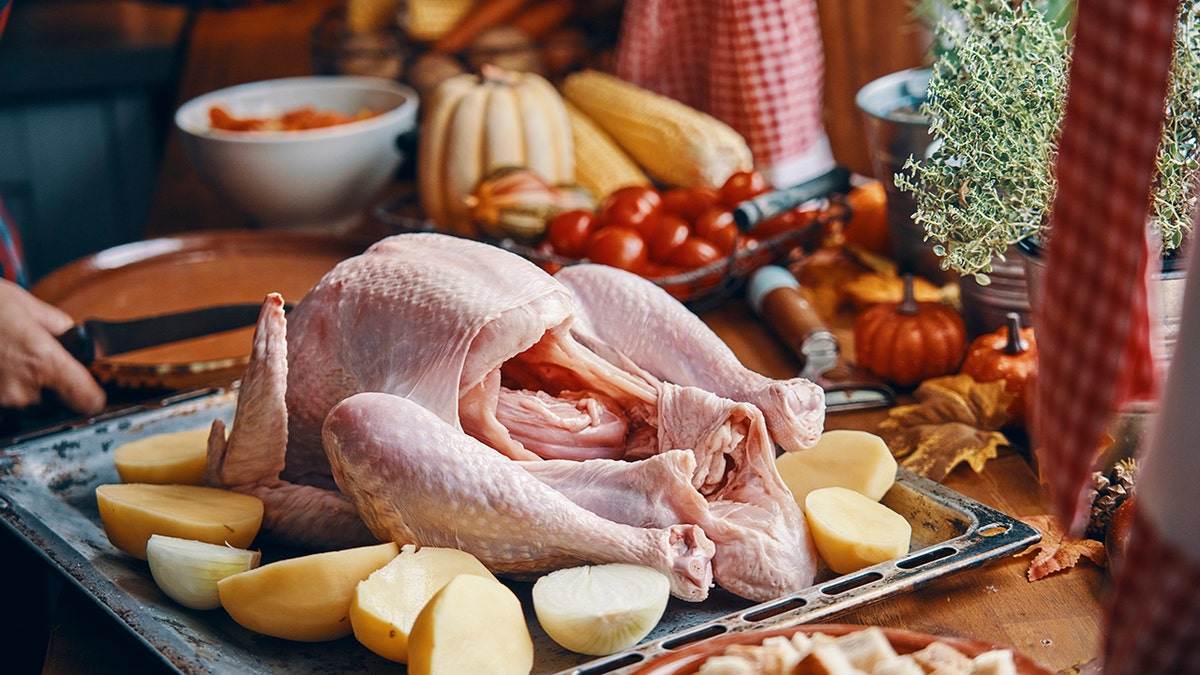 Unexpectedly cooking Thanksgiving this year? Tips on how to stay safe ...