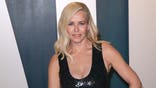BEVERLY HILLS, CALIFORNIA - FEBRUARY 09: Chelsea Handler attends the 2020 Vanity Fair Oscar Party at Wallis Annenberg Center for the Performing Arts on February 09, 2020 in Beverly Hills, California. (Photo by )