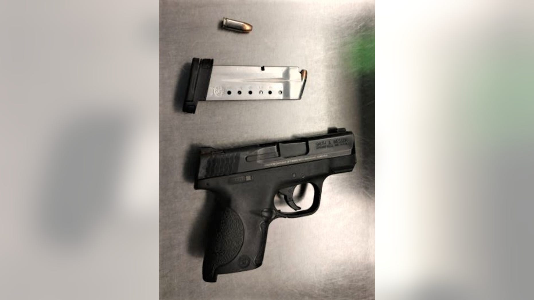 Pada 14 November, pistol yang dimuat terdeteksi oleh TSA di Bandara Internasional Richmond.