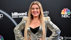 Kelly Clarkson awarded primary custody of her children amid ongoing divorce from Brandon Blackstock