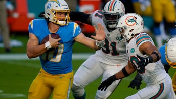 Dolphins earn 5th straight win by beating Chargers 29-21