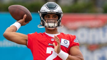 Eagles to start Carson Wentz but prepare Jalen Hurts for play time: report