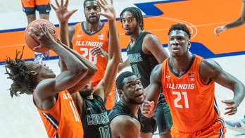 Dosunmu, Curbelo lead No. 8 Illinois past Chicago State