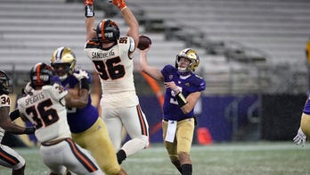 Jimmy Lake wins Washington debut, Huskies top Beavers 27-21