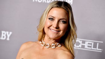 Kate Hudson hopes to reconnect with estranged father, siblings in 2021