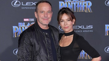 Jennifer Grey will keep ‘Dirty Dancing’ earnings in divorce settlement with Clark Gregg